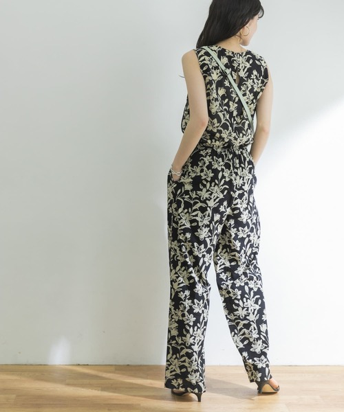 URBAN RESEARCH（アーバンリサーチ）の「ボタニカルプリントオールインワン（サロペット/オーバーオール・レディース・ブラック/ブルー・38/36）」の6枚目の写真