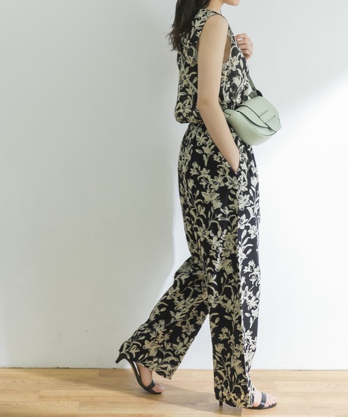 URBAN RESEARCH（アーバンリサーチ）の「ボタニカルプリントオールインワン（サロペット/オーバーオール・レディース・ブラック/ブルー・38/36）」の9枚目の写真