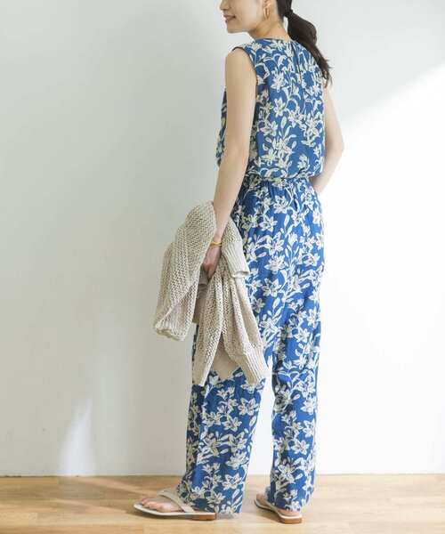 URBAN RESEARCH（アーバンリサーチ）の「ボタニカルプリントオールインワン（サロペット/オーバーオール・レディース・ブラック/ブルー・38/36）」の17枚目の写真