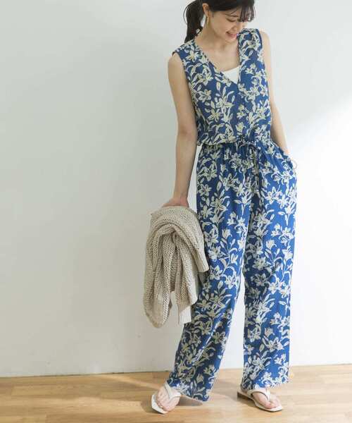 URBAN RESEARCH（アーバンリサーチ）の「ボタニカルプリントオールインワン（サロペット/オーバーオール・レディース・ブラック/ブルー・38/36）」の20枚目の写真