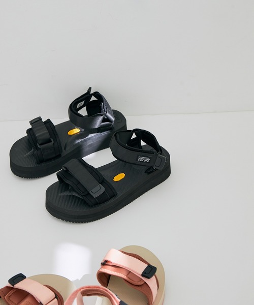 suicoke(スイコック)の「【WEB限定】【SUICOKE】CEL-VPO(サンダル・レディース・ブラック/ピンク・25/23/24)」の2枚目の写真