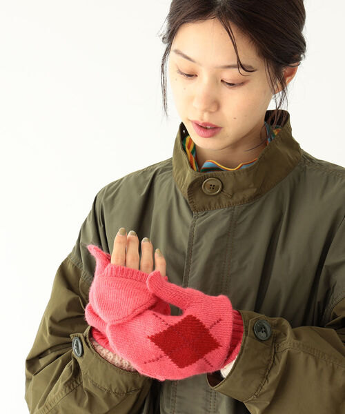 BEAMS BOY(ビームスボーイ)の「BEAMS BOY / アーガイル ミトン(手袋・レディース・ブラウン/ピンク・ONE SIZE)」の3枚目の写真