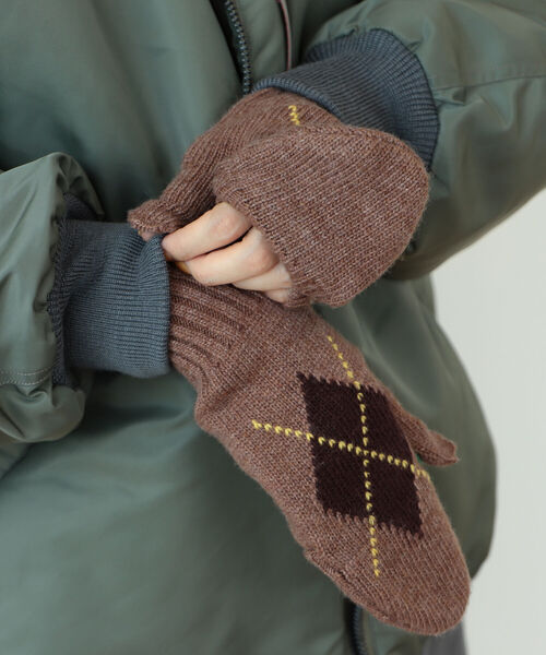 BEAMS BOY(ビームスボーイ)の「BEAMS BOY / アーガイル ミトン(手袋・レディース・ブラウン/ピンク・ONE SIZE)」の5枚目の写真