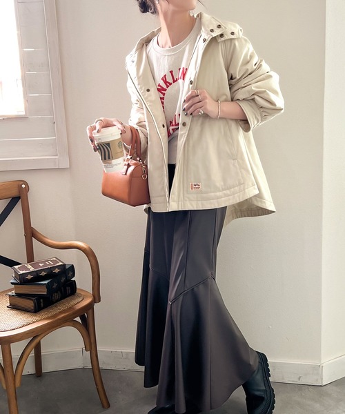 Java（ジャバ）の「《JaVaジャバ コラボ》レディらしさを+。ラウンドヘムフレアマウンテンパーカー（マウンテンパーカー・レディース・ブラック/アイボリー/ライトベージュ・LARGE/MEDIUM/X-LARGE）」の18枚目の写真