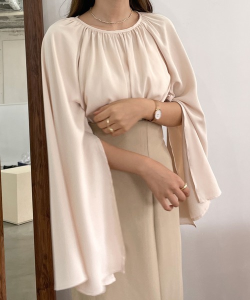 Louere（ルエレ）の「フレアスリットスリーブブラウス（シャツ/ブラウス・レディース・ブラック/クリーム/モカ/ブラウン系その他/ネイビー/ベージュ/ホワイト/カーキ・LARGE/MEDIUM/SMALL/X-LARGE）」の9枚目の写真