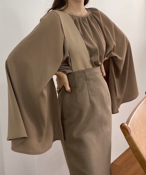 Louere（ルエレ）の「フレアスリットスリーブブラウス（シャツ/ブラウス・レディース・ブラック/クリーム/モカ/ブラウン系その他/ネイビー/ベージュ/ホワイト/カーキ・LARGE/MEDIUM/SMALL/X-LARGE）」の16枚目の写真