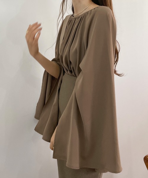 Louere（ルエレ）の「フレアスリットスリーブブラウス（シャツ/ブラウス・レディース・ブラック/クリーム/モカ/ブラウン系その他/ネイビー/ベージュ/ホワイト/カーキ・LARGE/MEDIUM/SMALL/X-LARGE）」の19枚目の写真