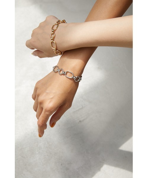 AZUL by moussy(アズールバイマウジー)の「MANTEL CHAIN BRACELET/マントルチェーンブレスレット(ブレスレット・レディース・ゴールド系その他/シルバー・FREE)」の2枚目の写真