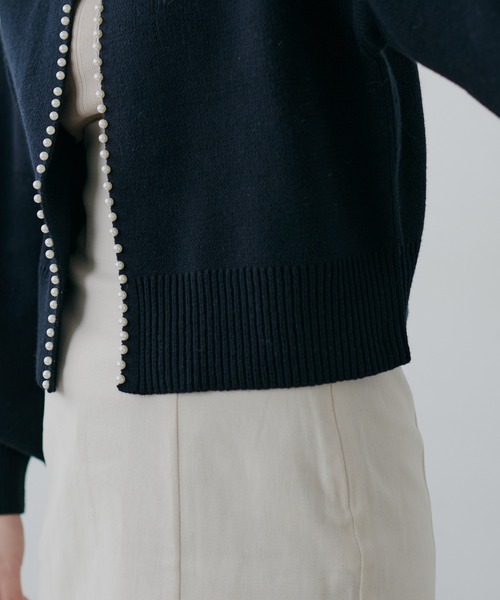 natural couture（ナチュラルクチュール）の「パールトリムクルーネックカーディガン（カーディガン/ボレロ・レディース・ピンクベージュ/オフホワイト/ベージュ/ブラック/ネイビー・FREE）」の14枚目の写真