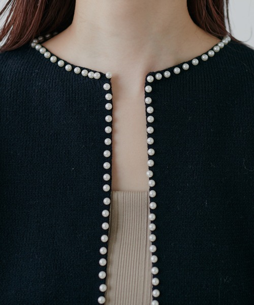 natural couture（ナチュラルクチュール）の「パールトリムクルーネックカーディガン（カーディガン/ボレロ・レディース・ピンクベージュ/オフホワイト/ベージュ/ブラック/ネイビー・FREE）」の10枚目の写真
