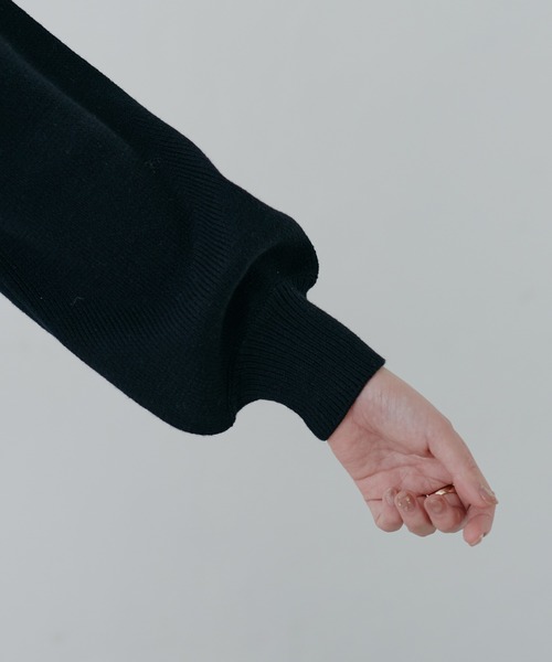 natural couture（ナチュラルクチュール）の「パールトリムクルーネックカーディガン（カーディガン/ボレロ・レディース・ピンクベージュ/オフホワイト/ベージュ/ブラック/ネイビー・FREE）」の8枚目の写真