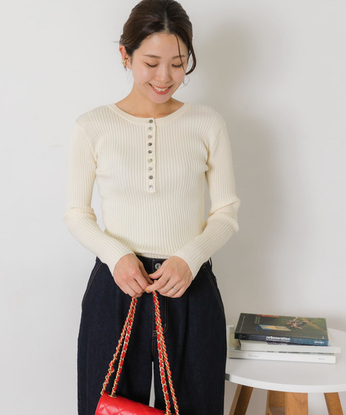 URBAN RESEARCH Sonny Label(アーバンリサーチサニーレーベル)の「2WAYリブニット(ニット/セーター・レディース・オフホワイト/オレンジ/ブラック・FREE)」の2枚目の写真
