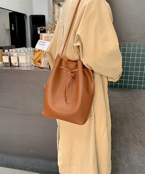 MAISON DE THERESE（メゾン ド テレーズ）の「ショルダーバッグ　ポーチ付き（ショルダーバッグ・レディース・ベージュ/ブラック/ブラウン/アイボリー・FREE）」の2枚目の写真