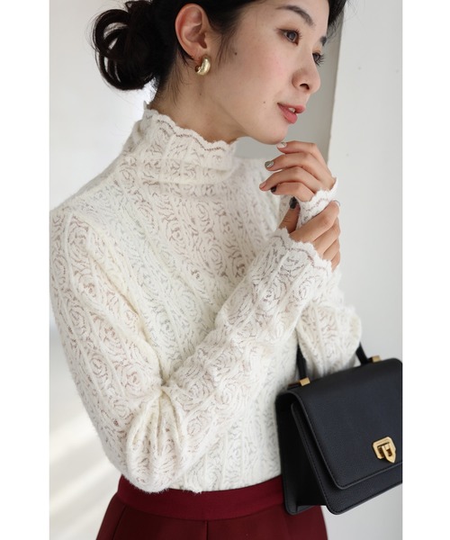 cawaii（カワイイ）の「バラの花浮かぶふわふわ起毛レースカットソートップス（Tシャツ/カットソー・レディース・アイボリー・FREE）」の2枚目の写真