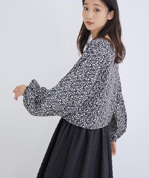 Jayro(ジャイロ)の「花柄デシンブラウス(シャツ/ブラウス・レディース・ブラック/レッド・M)」の3枚目の写真
