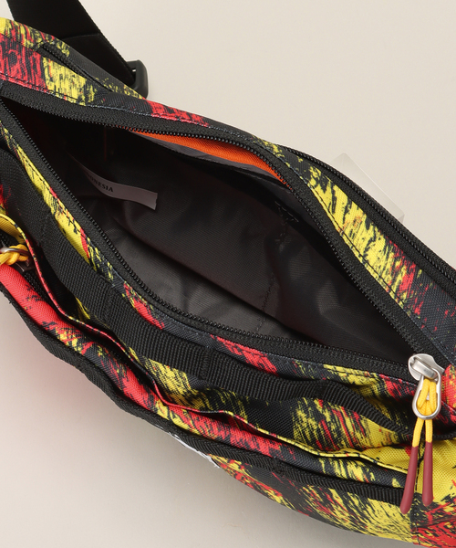 JOURNAL STANDARD relume（ジャーナルスタンダード　レリューム）の「【POLeR / ポーラー】 US MYSTERY TOUR HIP BAG（ショルダーバッグ・メンズ・ブラック/レッド/パープル・FREE）」の6枚目の写真