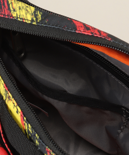 JOURNAL STANDARD relume（ジャーナルスタンダード　レリューム）の「【POLeR / ポーラー】 US MYSTERY TOUR HIP BAG（ショルダーバッグ・メンズ・ブラック/レッド/パープル・FREE）」の9枚目の写真