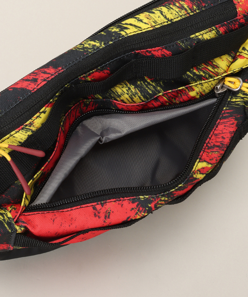 JOURNAL STANDARD relume（ジャーナルスタンダード　レリューム）の「【POLeR / ポーラー】 US MYSTERY TOUR HIP BAG（ショルダーバッグ・メンズ・ブラック/レッド/パープル・FREE）」の11枚目の写真