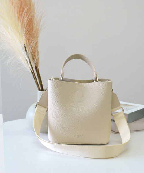 ALTROSE（アルトローズ）の「ショルダーバッグ トートバッグ 2WAY スクエア型 ワンハンドルバッグ トレヴィ（ショルダーバッグ・レディース・ブラウン/ブラック/アイボリー・FREE）」の19枚目の写真