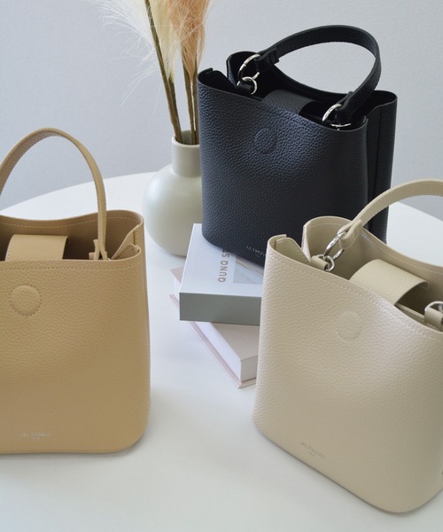 ALTROSE（アルトローズ）の「ショルダーバッグ トートバッグ 2WAY スクエア型 ワンハンドルバッグ トレヴィ（ショルダーバッグ・レディース・ブラウン/ブラック/アイボリー・FREE）」の18枚目の写真