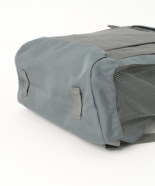 ｳｫｰｶｰ25 (ｼｬｲﾝｸﾞﾚｰ)（バックパック/リュック）｜Coleman（コールマン