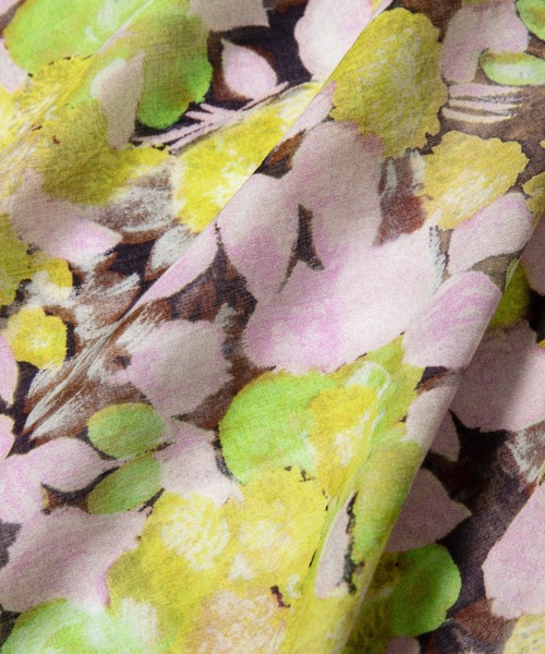 DRIES VAN NOTEN(ドリスヴァンノッテン)の「FIONA 231 Q.6021 W.W.SCARF MALTI(ストール/ショール・レディース・マルチ・ONE SIZE)」の3枚目の写真
