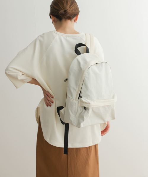 URBAN RESEARCH DOORS(アーバンリサーチドアーズ)の「ウォッシャブルバックパック(バックパック/リュック・レディース・アイボリー/ブラック・-)」の2枚目の写真