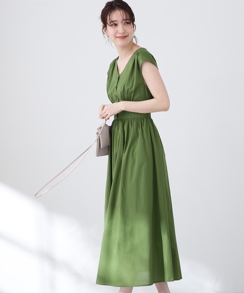 N.（N. Natural Beauty Basic）（エヌエヌナチュラルビューティーベーシック）の「【S Size Line】◆Ｖネックギャザーワンピース（ワンピース・レディース・ブラック/ブルー/スモークピンク/グリーン/ブルー系その他・SMALL/MEDIUM）」の3枚目の写真