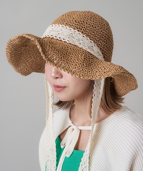 SPINNS（スピンズ）の「レースリボン付 つば広ペーパーハット（ハット・レディース・ベージュ/ライトベージュ・ONESIZE）」の2枚目の写真