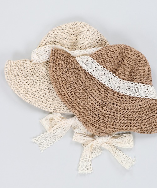 SPINNS（スピンズ）の「レースリボン付 つば広ペーパーハット（ハット・レディース・ベージュ/ライトベージュ・ONESIZE）」の4枚目の写真