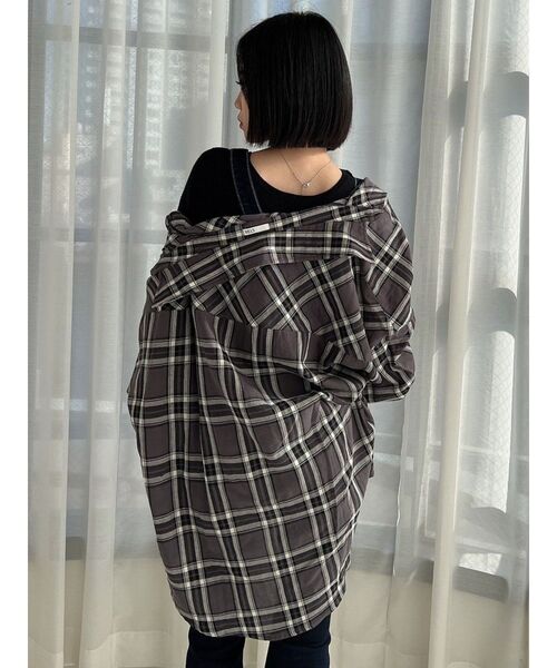 GYDA(ジェイダ)の「GGボリュームスリーブBIGチェックシャツ(シャツ/ブラウス・レディース・ベージュ/グレー・FREE)」の6枚目の写真