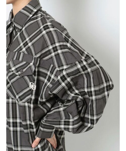 GYDA(ジェイダ)の「GGボリュームスリーブBIGチェックシャツ(シャツ/ブラウス・レディース・ベージュ/グレー・FREE)」の14枚目の写真