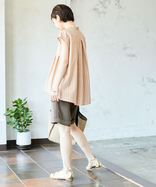URBAN RESEARCH(アーバンリサーチ)の「タックハーフパンツ(その他パンツ・レディース・ブラウン/ブラック・36/38)」の20枚目の写真
