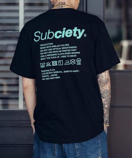 Subciety（サブサエティ）の「LABEL TEE（Tシャツ/カットソー・メンズ・ホワイト×グリーン/グレー系その他/ブラック/ホワイト×ブラック/ホワイト×ブルー/ブラック×ブルー/ホワイト系その他2/アッシュ/ブラック×ブラック/パープル/ブラック×レッド/グリーン/ブルー/ホワイト×ホワイト/レッド/ホワイト×ピンク/ミント/イエロー/ホワイト×シルバー/オリーブ/ブラック×ゴールド/ホワイト系その他3/ホワイト×パープル/ブラック×ホワイト/ホワイト系その他4・LARGE/SMALL/X-LARGE/MEDIUM/XX-LARGE）」の16枚目の写真