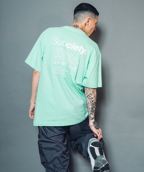 Subciety（サブサエティ）の「LABEL TEE（Tシャツ/カットソー・メンズ・ホワイト×グリーン/グレー系その他/ブラック/ホワイト×ブラック/ホワイト×ブルー/ブラック×ブルー/ホワイト系その他2/アッシュ/ブラック×ブラック/パープル/ブラック×レッド/グリーン/ブルー/ホワイト×ホワイト/レッド/ホワイト×ピンク/ミント/イエロー/ホワイト×シルバー/オリーブ/ブラック×ゴールド/ホワイト系その他3/ホワイト×パープル/ブラック×ホワイト/ホワイト系その他4・LARGE/SMALL/X-LARGE/MEDIUM/XX-LARGE）」の21枚目の写真
