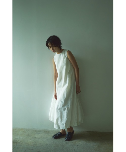 Abor（アボア）の「【Abor】スリーブレスバルーンドレス（ワンピース・レディース・ブラック/アイボリー・FREE）」の2枚目の写真