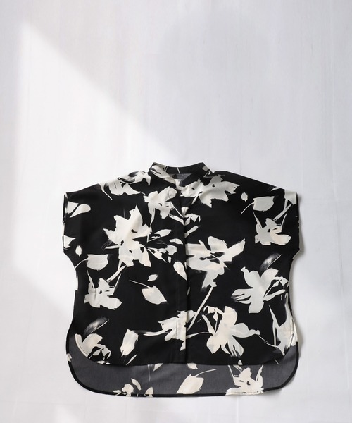 antiqua(アンティカ)の「バックタック入り花柄シャツ(シャツ/ブラウス・レディース・ホワイト/ブラック・FREE)」の18枚目の写真