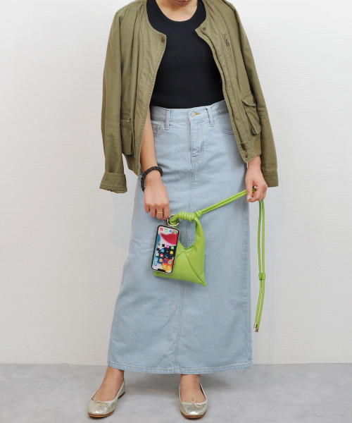 cache cache（カシュ カシュ）の「カシュカシュ cachecache / ソフト合皮ミニバッグ付きスマホストラップセット（ショルダーバッグ・レディース・ライトグレー/ブラック/イエロー/オレンジ/グリーン・FREE）」の4枚目の写真