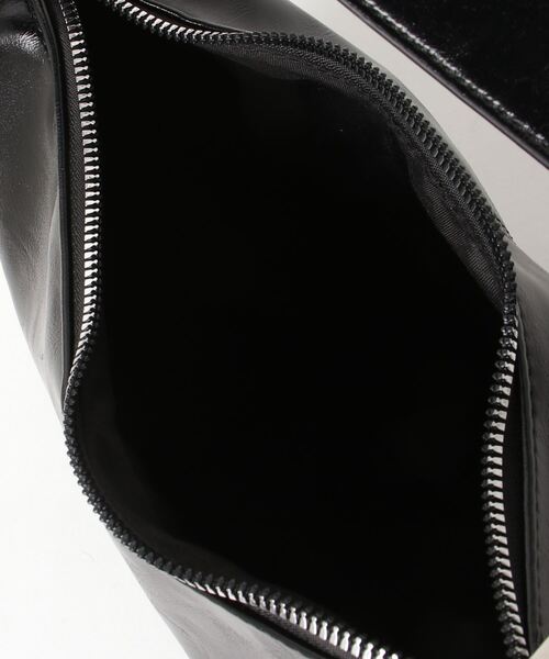 Basic Pleasure Mode(ベーシックプレジャーモード)の「【Basic Pleasure Mode/ ベーシックプレジャーモード 】PU SHOULDER BAG WITH BRANDED GUMMY/ フェイクレザー ショルダーバッグ レザーハンドバッグ ウィズブランドガミィ(ショルダーバッグ・メンズ・ブラック・ONE SIZE)」の13枚目の写真