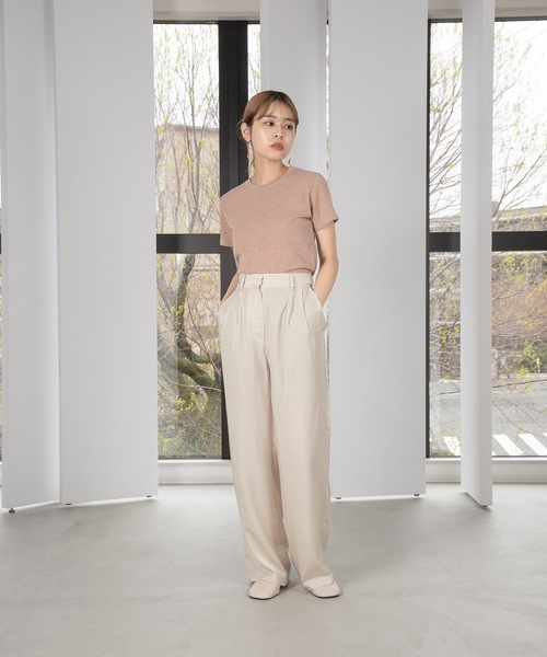 Amiur（エミレ）の「useful stretch fit tops（Tシャツ/カットソー・レディース・ブラウン系その他/ベージュ/ブラック・FREE）」の8枚目の写真