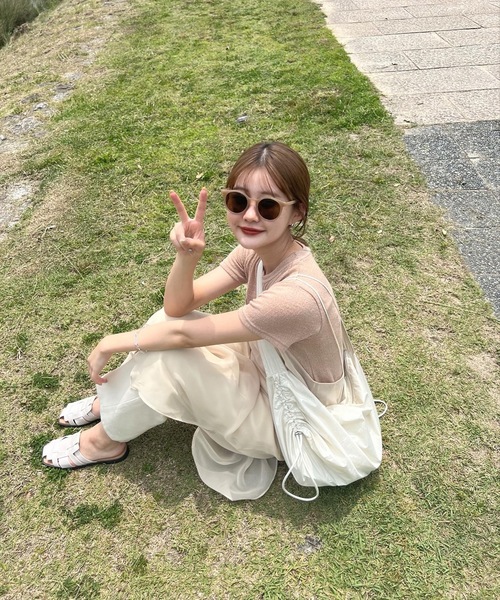 Amiur（エミレ）の「useful stretch fit tops（Tシャツ/カットソー・レディース・ブラウン系その他/ベージュ/ブラック・FREE）」の18枚目の写真