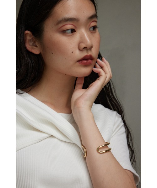AZUL by moussy（アズールバイマウジー）の「ニュアンスカーブダブルリングバングル（バングル/リストバンド・レディース・シルバー/ゴールド系その他・FREE）」の14枚目の写真