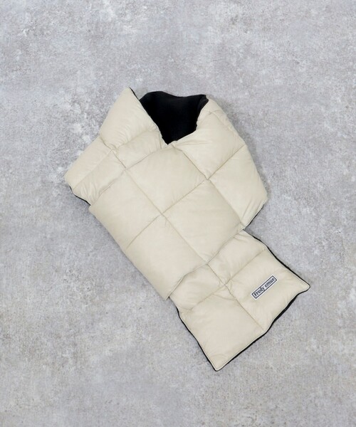 TAION（タイオン）の「【TAION/タイオン】【FREDY別注】ベーシックダウンマフラー（マフラー・レディース・ブラック/ベージュ/ネイビー/グレー/サックスブルー/アイボリー・FREE）」の2枚目の写真