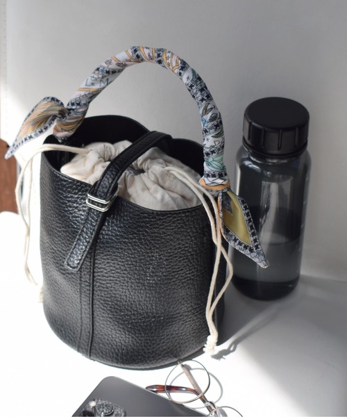 PICCIN（ピッチン）の「スカーフ付きワンハンドルバケツバッグ（ハンドバッグ・レディース・オフホワイト/ブラック・FREE）」の6枚目の写真