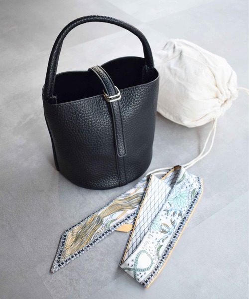 PICCIN（ピッチン）の「スカーフ付きワンハンドルバケツバッグ（ハンドバッグ・レディース・オフホワイト/ブラック・FREE）」の7枚目の写真