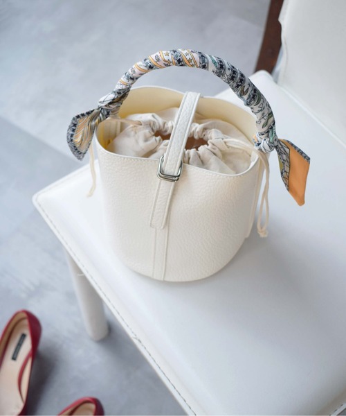 PICCIN（ピッチン）の「スカーフ付きワンハンドルバケツバッグ（ハンドバッグ・レディース・オフホワイト/ブラック・FREE）」の16枚目の写真