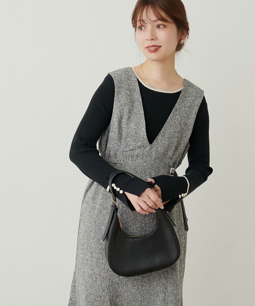 natural couture（ナチュラルクチュール）の「WEB限定 / 袖口釦配色ニット（ニット/セーター・レディース・ブルー/ブラック/グレイッシュベージュ/モカ/オフホワイト・FREE）」の3枚目の写真