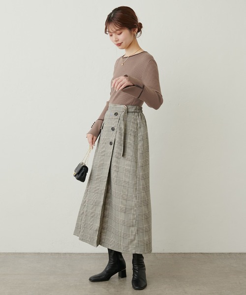 natural couture（ナチュラルクチュール）の「WEB限定 / 袖口釦配色ニット（ニット/セーター・レディース・ブルー/ブラック/グレイッシュベージュ/モカ/オフホワイト・FREE）」の18枚目の写真