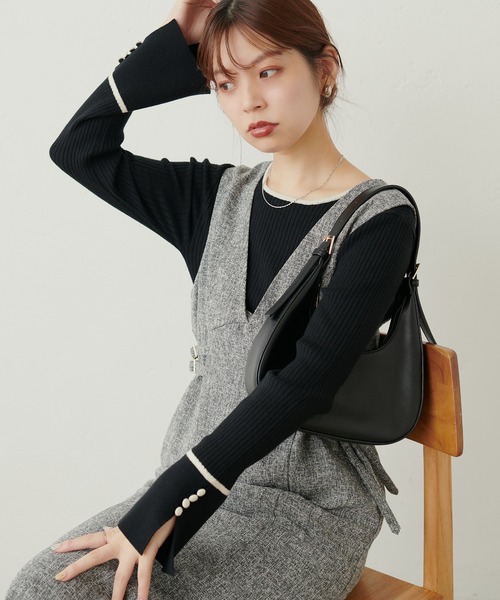 natural couture（ナチュラルクチュール）の「WEB限定 / 袖口釦配色ニット（ニット/セーター・レディース・ブルー/ブラック/グレイッシュベージュ/モカ/オフホワイト・FREE）」の12枚目の写真