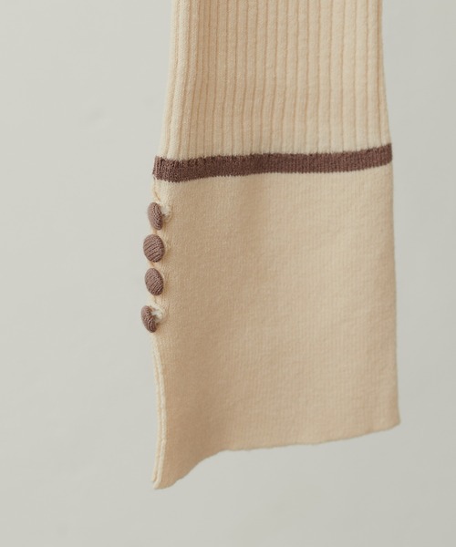 natural couture（ナチュラルクチュール）の「WEB限定 / 袖口釦配色ニット（ニット/セーター・レディース・ブルー/ブラック/グレイッシュベージュ/モカ/オフホワイト・FREE）」の10枚目の写真